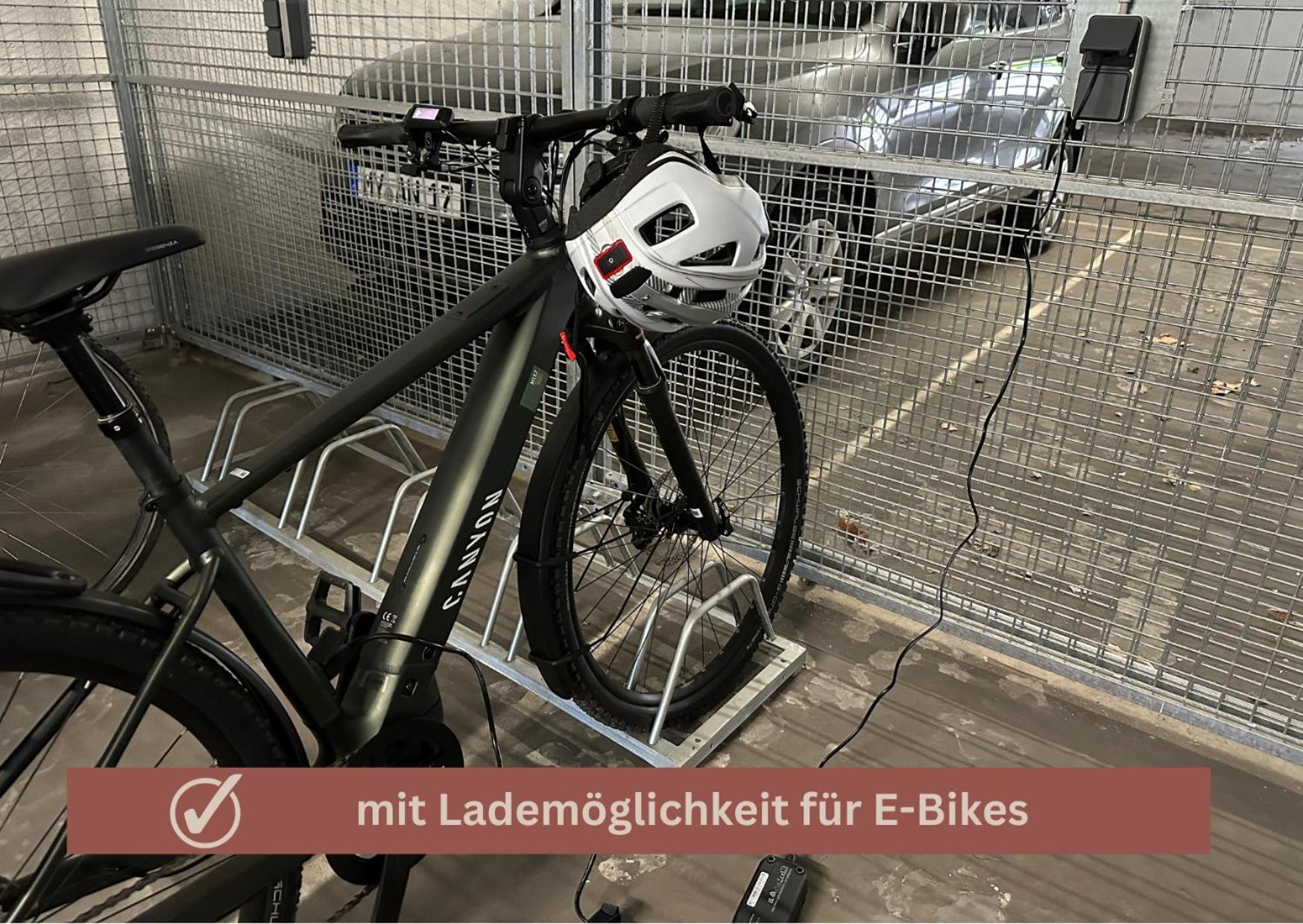 African-Style Apartment - Stadtnah, Parkplatz, E-Ladestation Fuer Auto & Fahrraeder, Gitterbox Fuer Fahrraeder, Fitnessstudio Koblenz  Kültér fotó