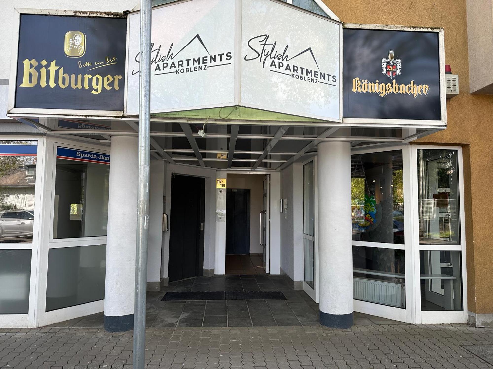 African-Style Apartment - Stadtnah, Parkplatz, E-Ladestation Fuer Auto & Fahrraeder, Gitterbox Fuer Fahrraeder, Fitnessstudio Koblenz  Kültér fotó